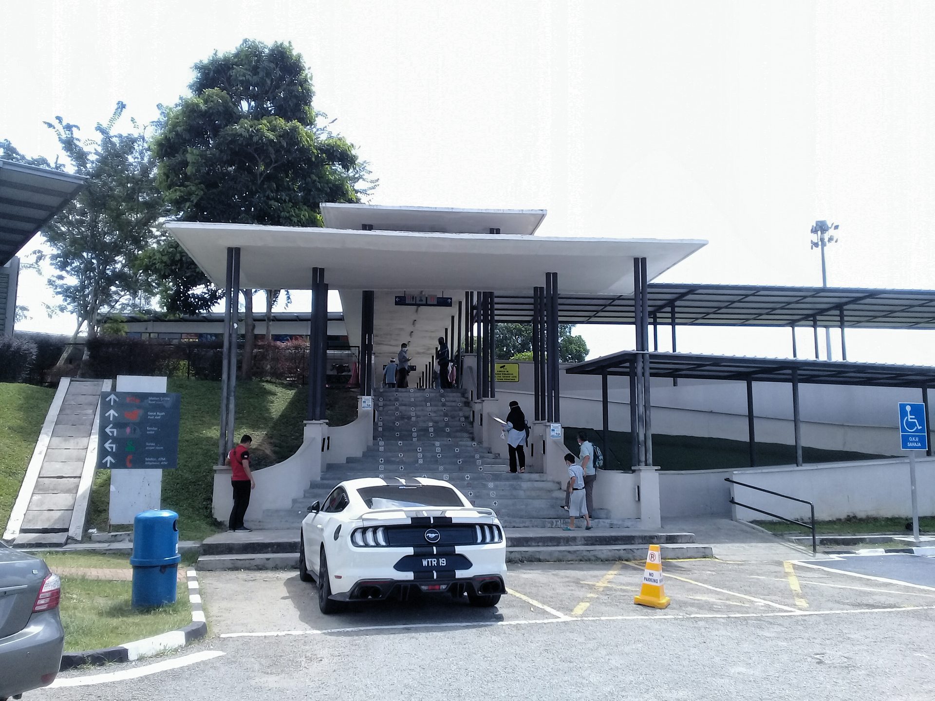 R&R Ayer Keroh (Southbound)